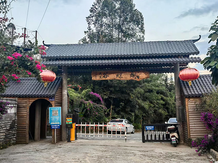 ����������